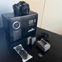 Olympus OM-D E-M10 Mark III (Black) + Pancake