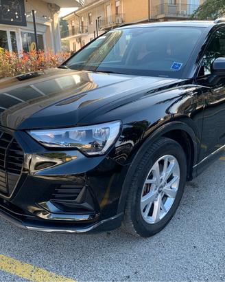 Audi Q3 40 TDI quattro S tronic Business Advanced