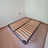 letto matrimoniale a doghe