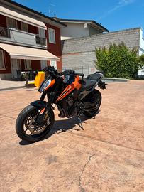 ktm duke 790