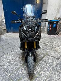 Xadv 750