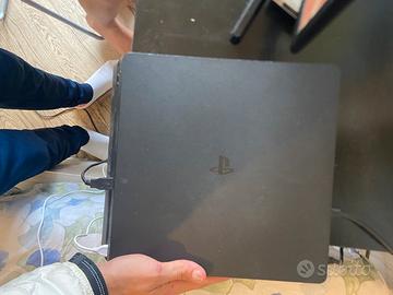 Playstation 4 slim