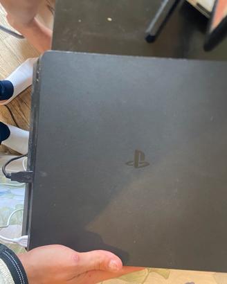 Playstation 4 slim