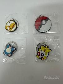 Set di 4 portachiavi Pokémon in gomma PVC