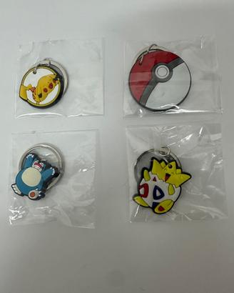 Set di 4 portachiavi Pokémon in gomma PVC