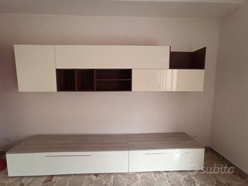 Parete Attrezzata-Soggiorno