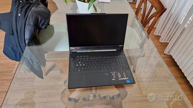 Asus TUF F15. 16 gb ram. Nvidia geforce RTX 4060
