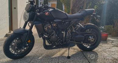 Honda cb1000r Black edition