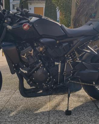 Honda cb1000r Black edition