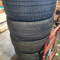 4 Pneumatici Gripmax Sure Grip Pro Winter 