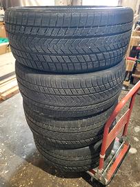 4 Pneumatici Gripmax Sure Grip Pro Winter 