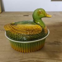 Statuina "due oche " realizzata in porcellana