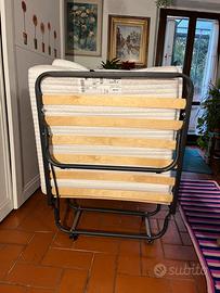 Brandina singola pieghevole con materasso