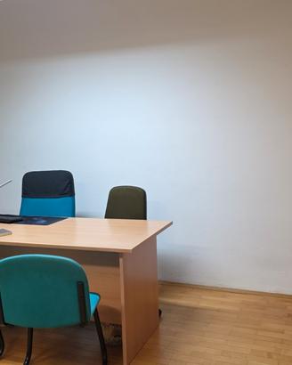 Stanza in studio professionale condiviso