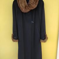 Elegante cappotto nero in lana