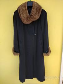 Elegante cappotto nero in lana