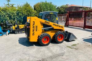 P33 Mini pala Mustang 2054 targata 26 q.li