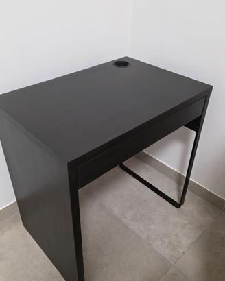 Scrivania micke IKEA
