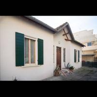 VILLETTA UNICA NEL SUO GENERE NEL CENTRO DI CATTOL