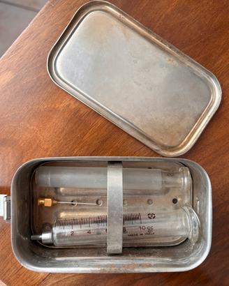 Set medico vintage 2 siringhe in vetro e scatola