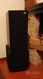 Casse acustiche 4 vie da pavimento AR90