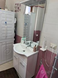 Mobile bagno con lavabo