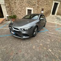 Mercedes A250e (160 cv+102cv elettrico)