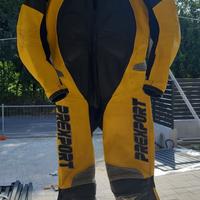 Tuta intera e stivaletti