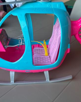 Elicottero, camper e casa di Barbie
