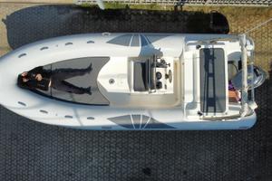 Gommone 7 metri + motore + carrello