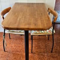 Tavolo cucina con 2 sedie di design