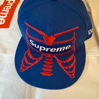 Cappellino Supreme Bones Bogo New Era 7 5/8 blu