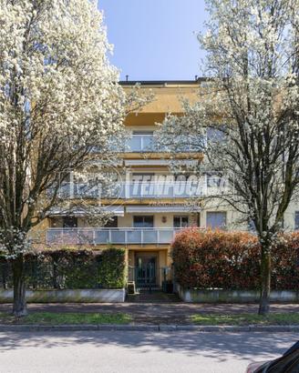 TRILOCALE ULTIMO PIANO CON DUE BOX INCLUSI - MM2 V