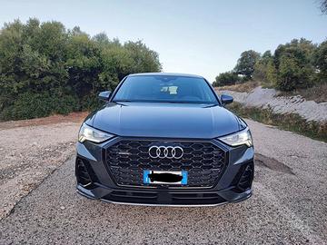 Audi Q3 S-line 2.0 tdi 150 quattro S-tronic.