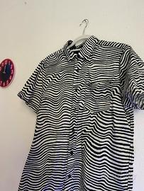 Camicia uomo Volcom M maniche corte zebrata nuova