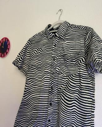 Camicia uomo Volcom M maniche corte zebrata nuova