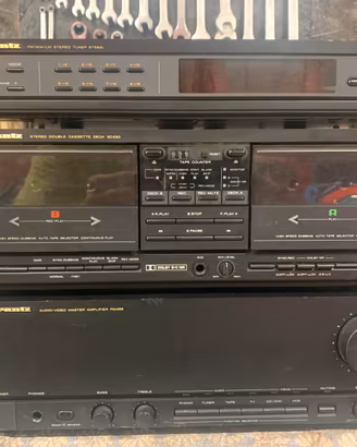 Stereo rack marantz in blocco
