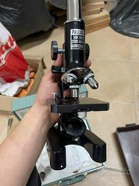 microscopio da laboratorio vintege