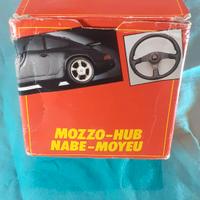 PORSCHE  Mozzo MOMO per montaggio volanti sportivi