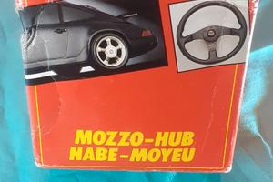 PORSCHE  Mozzo MOMO per montaggio volanti sportivi