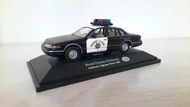 Ford Crown Victoria Polizia 1:43