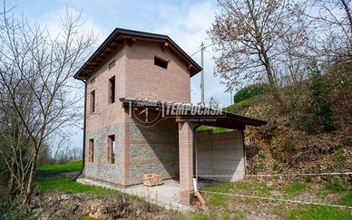 Casa indipendente al grezzo con giardino di 500 mq
