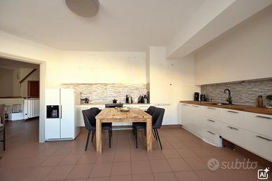 2 LOCALI A LA LOGGIA