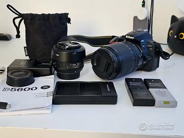 Nikon D5600 schermo reclinabile a 360° + kit