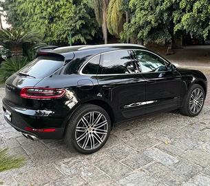 Porsche Macan S 2017 in ricambi