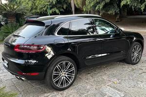 Porsche Macan S 2017 in ricambi