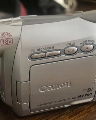 Videocamera CANON MV790