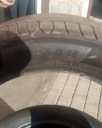 gomme auto Peugeot 208 