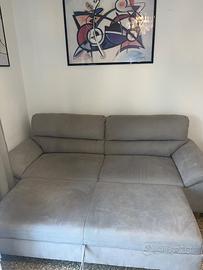 Divano letto come novo.