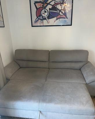 Divano letto come novo.
